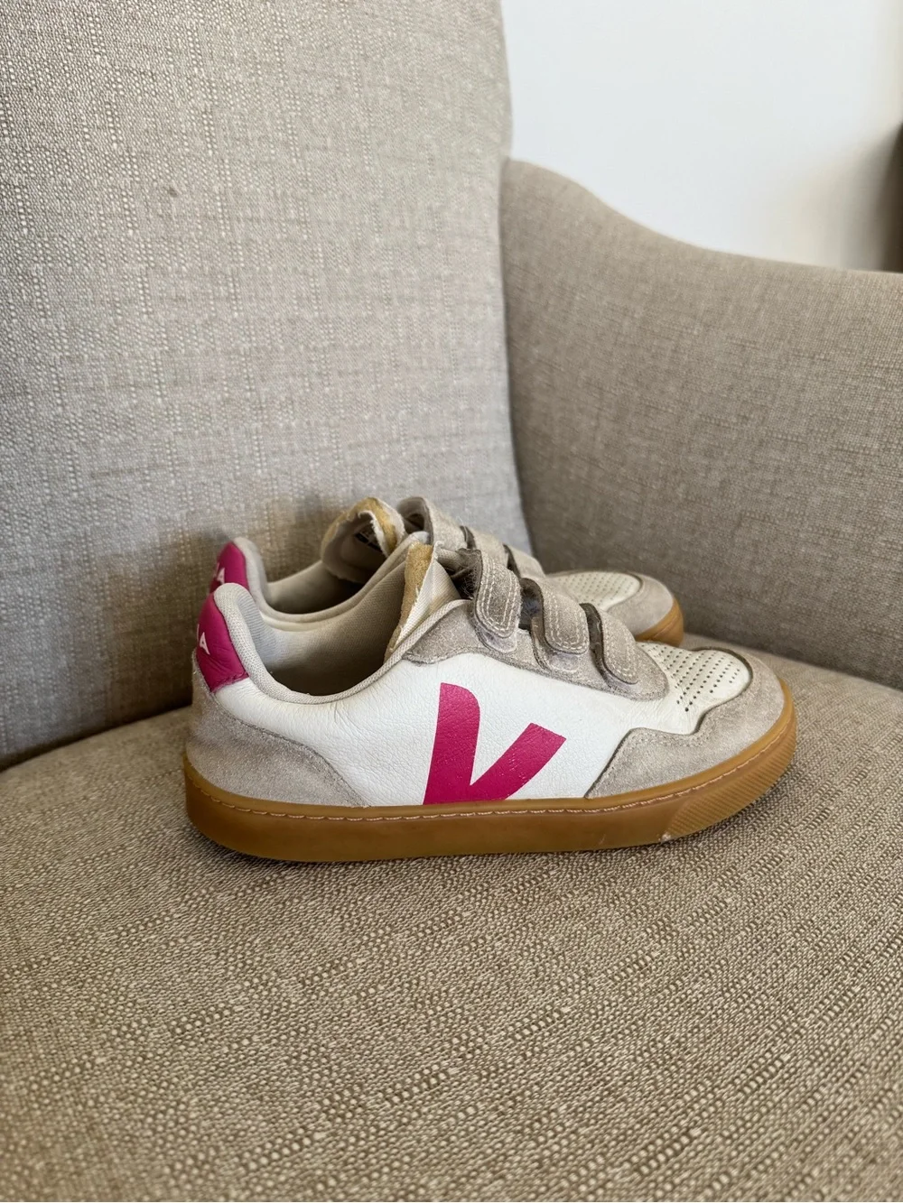 Veja Kids White leather Velcro Sneaker with Pink